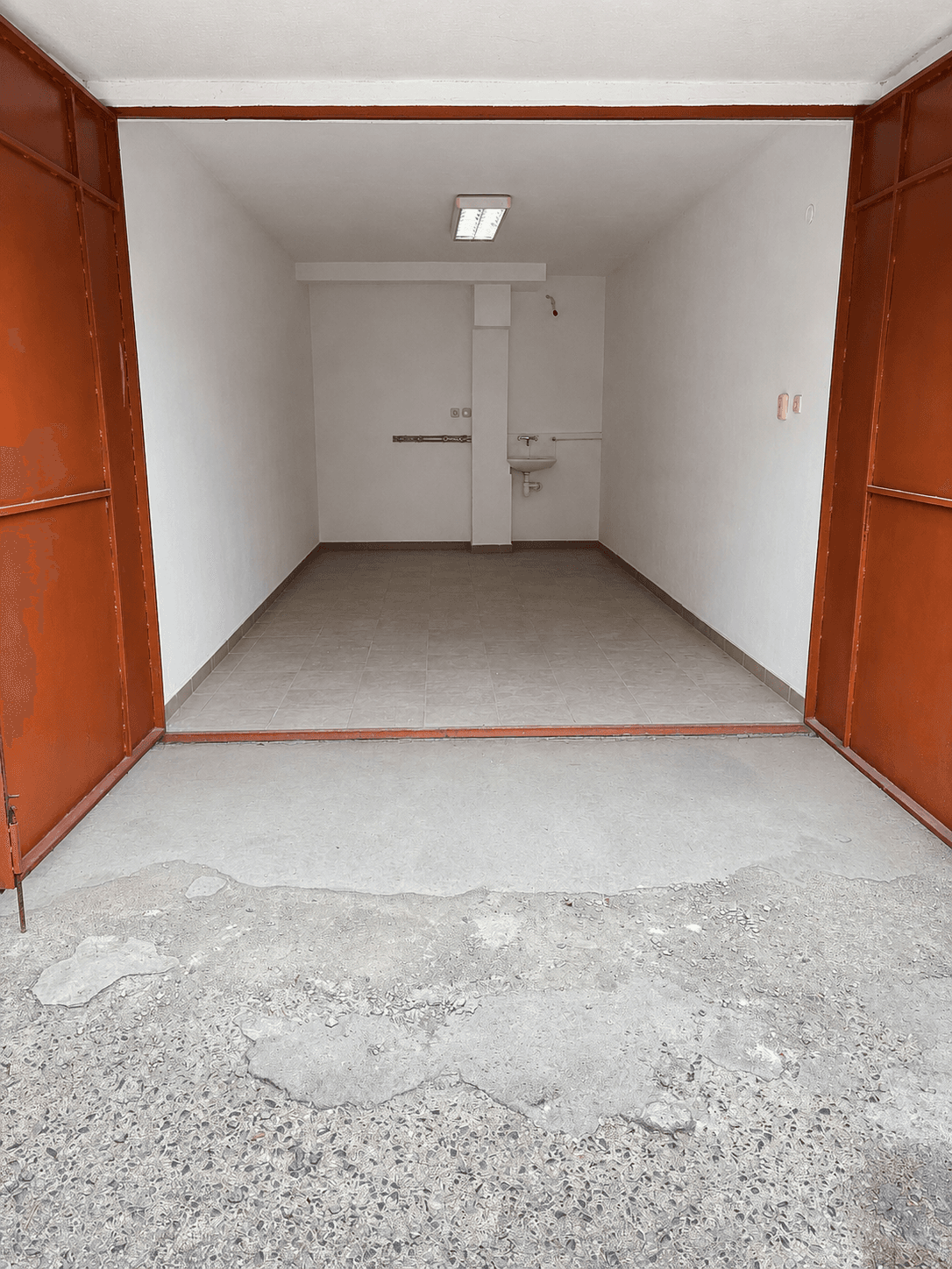 Garage for sale, City Center – Osogovo St.