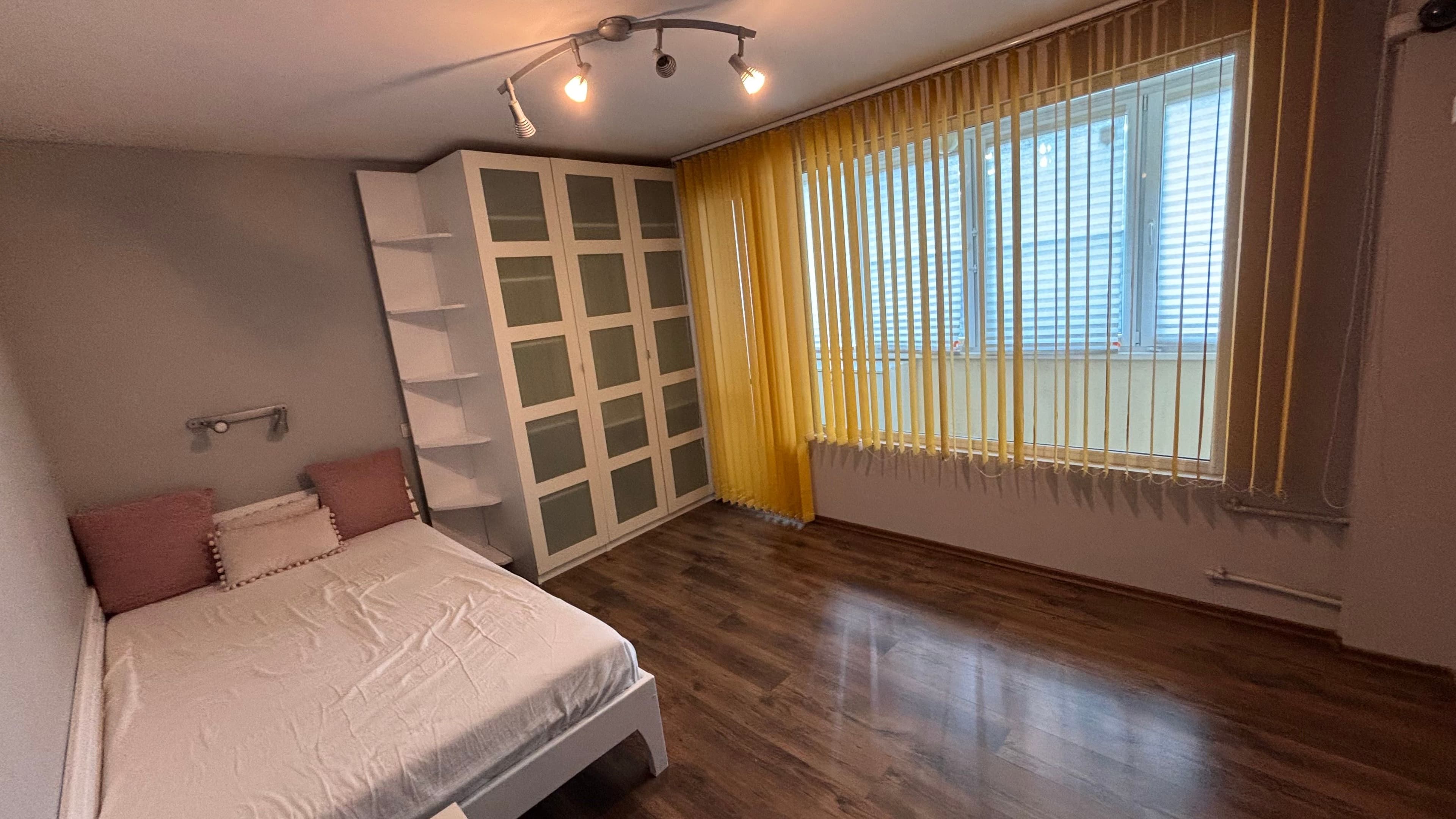 Three-Room Apartment — Hipodruma - снимка 8